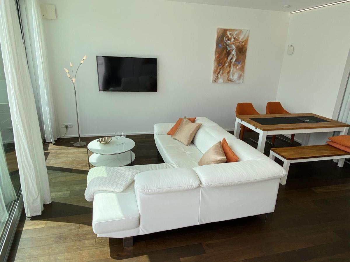 Weingut-Aparthotel Olinger Mehring  Bagian luar foto
