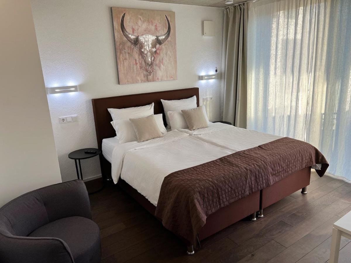Weingut-Aparthotel Olinger Mehring  Bagian luar foto
