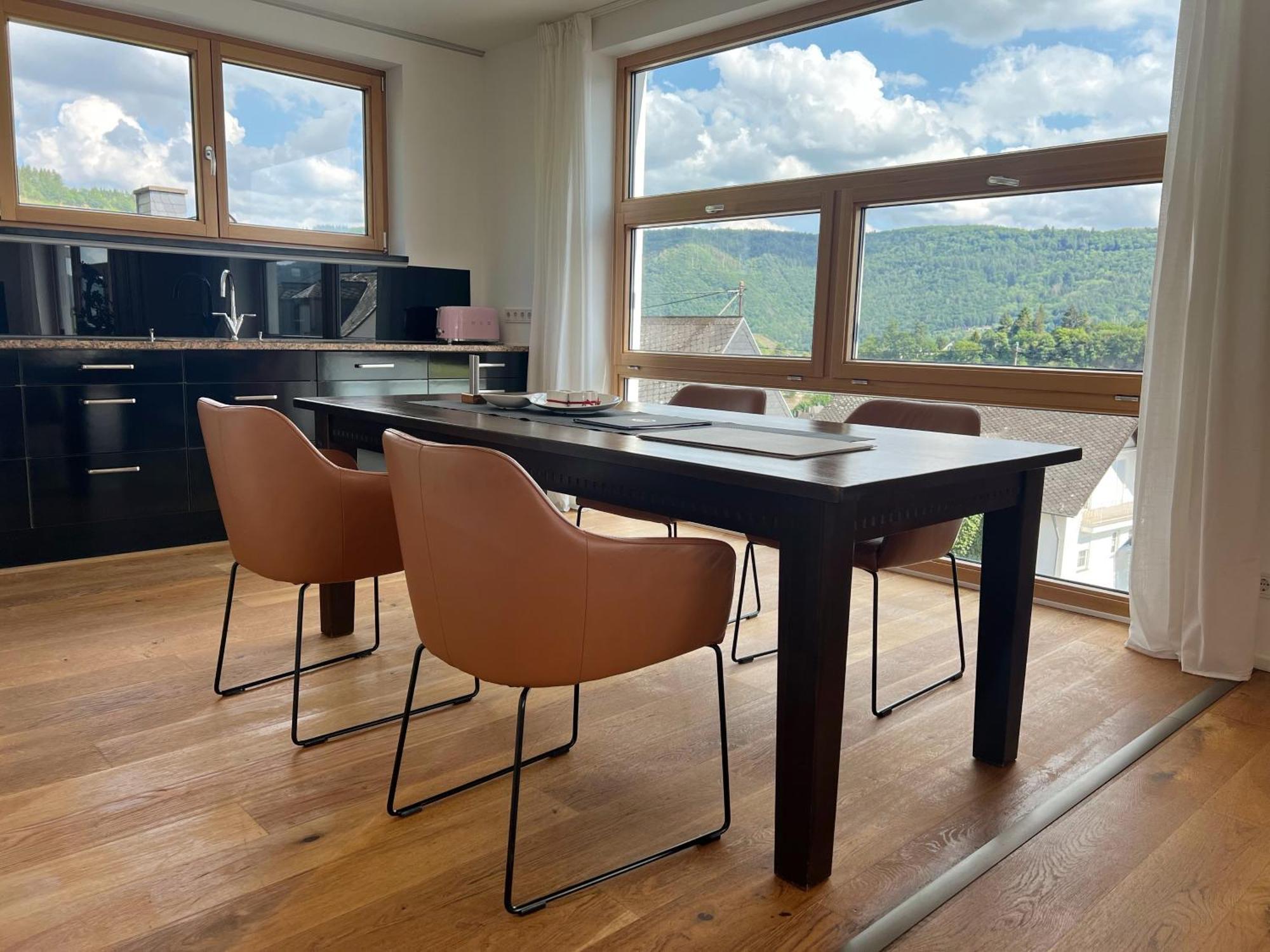 Weingut-Aparthotel Olinger Mehring  Ruang foto