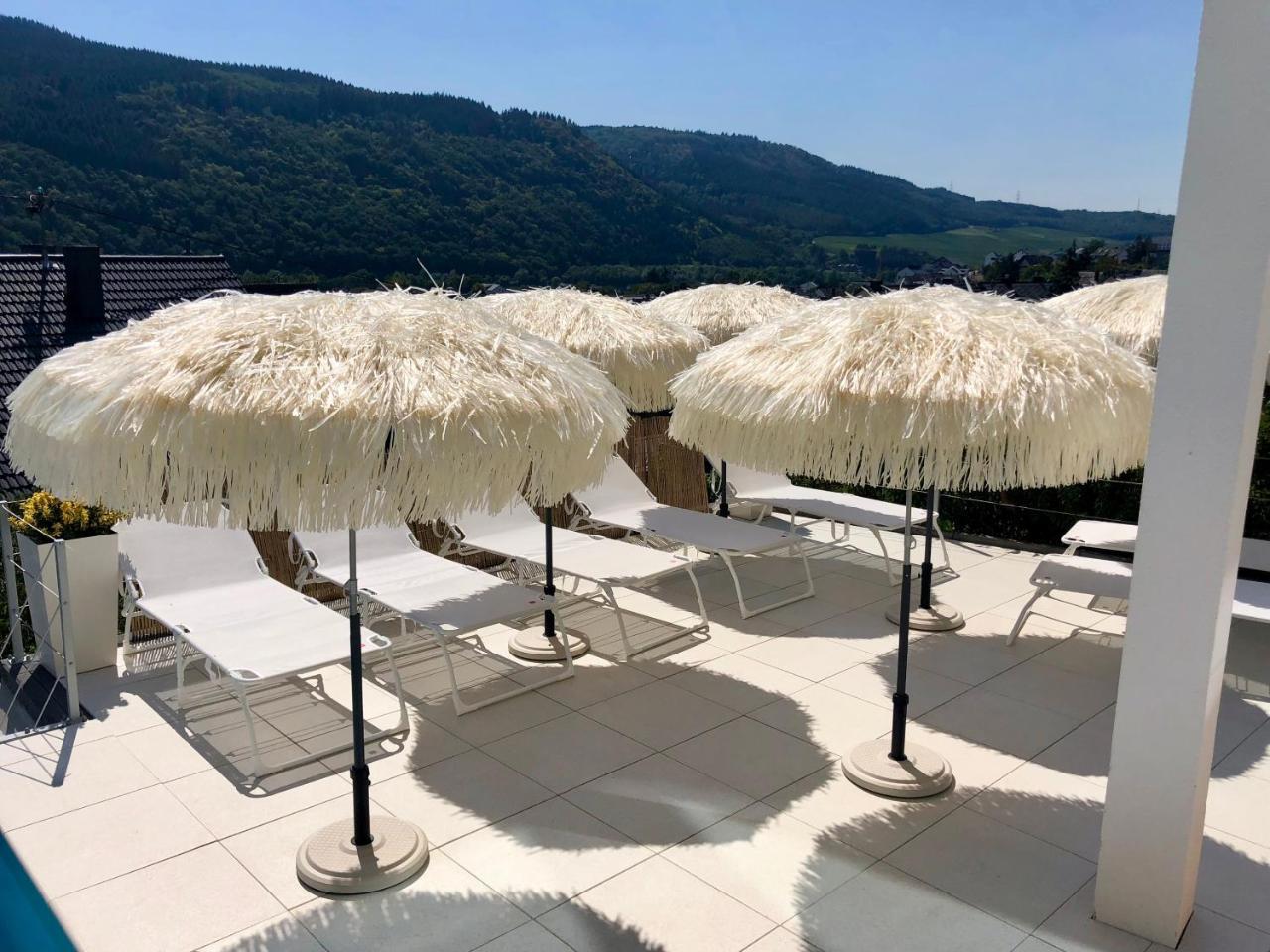 Weingut-Aparthotel Olinger Mehring  Bagian luar foto